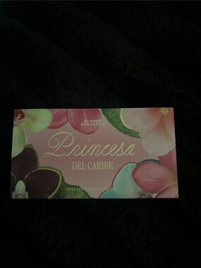 Princesa Del Caribe Eyeshadow Palette in Pink by Alamar Cosmetics